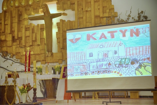Prezentacja multimedialna wyświetlana po mszy świętej